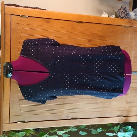 Essentials Basic Black Shell - Picture 1 of 6